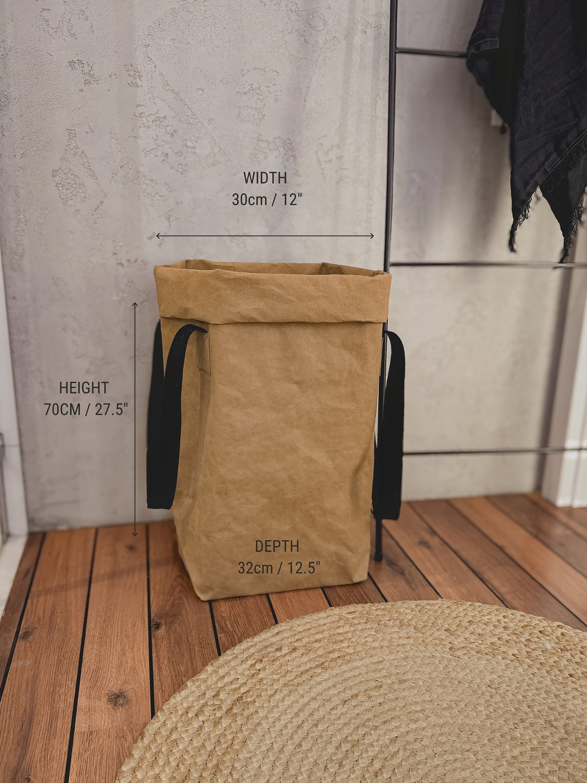 Nouri laundry basket dimensions: 70 cm high, 30 cm wide, 32 cm deep